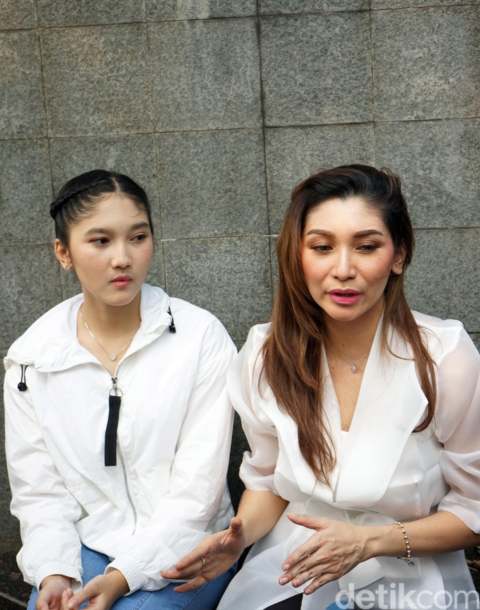 Baby Margaretha dan putrinya, Zahra.