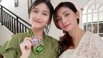 Kompaknya Baby Margaretha dan Putrinya