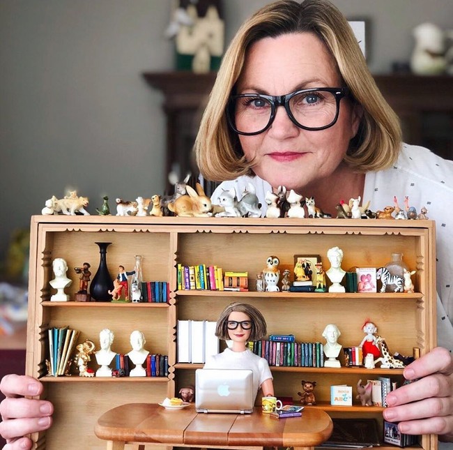 Karya-karya Tonya pun belakangan jadi viral karena mirip dengan apa yang terjadi pada banyak orang. Ia sendiri sebenarnya sudah mulai hobi membuat potret realistis Barbie sejak 2017. Foto: Instagram @grandmagetsreal