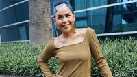Melaney menceritakan betapa rindunya ia dengan Tyson Lynch yang kini terpisah darinya sejak tiga bulan lalu. Pool/Palevi S/detikFoto.