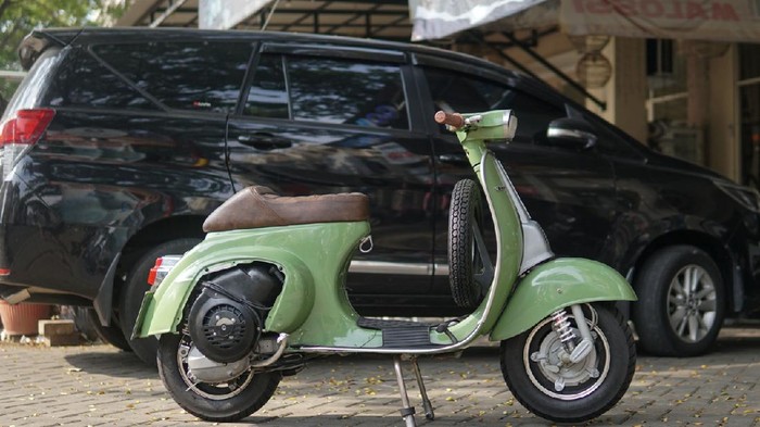 Modifikasi Vespa Andre Taulany