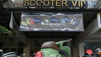 Saya challenge (tantang) dan suruh mereka (Scooter VIP) memodifikasi Vespa saya. Sempat mikir, cuma yah akhirnya mereka mau, kata Andre, dalam keterangan resmi yang diterima detikOto, Kamis (11/6/2020).Foto: Scooter VIP