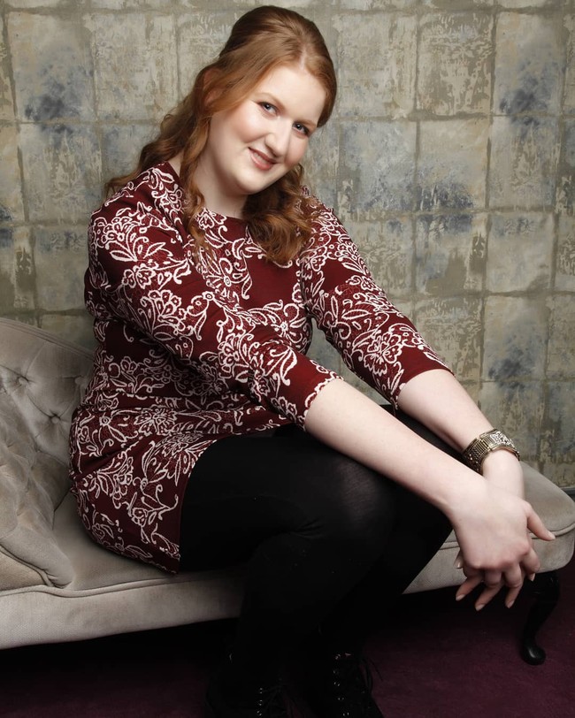 Menginjak usia 22 tahun, Naomi mengaku bahwa tinggi badannya tersebut telah menghalangi kehidupan percintaannya. Karena melebihi tinggi orang-orang pada umumnya, hingga saat ini Naomi belum pernah memiliki pacar. Foto: Instagram @naomi.c.lovell