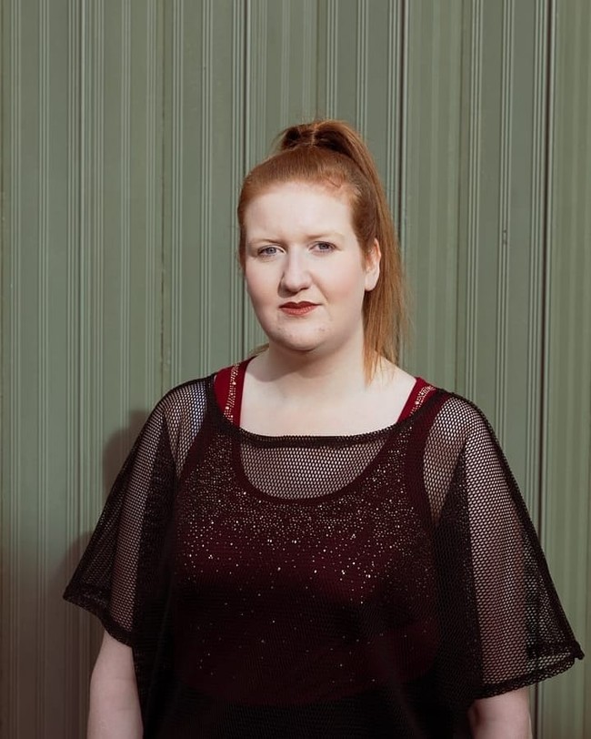 Apa yang dialami oleh Naomi ini adalah murni karena gen dari keluarganya. Ibunya, Karen, yang berusia 58 tahun juga memiliki tinggi tidak jauh dari Naomi, yaitu sekitar 1,7 meter, ayahnya setinggi 1,8 meter, saudara perempuannya, Bethan yang berusia 25 tahun dan Amanda, 28 tahun, memiliki tinggi sekitar 1,7 meter. Foto: Instagram @naomi.c.lovell