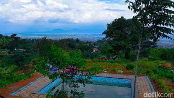 Wisatawan bisa melihat keindahan Kota Bandung dri ketinggian. (Wisma Putra/detikcom)