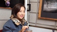 Mengenai kolom komentar channel-nya yang ditutup YouTube, Park Bo Young berkomentar, YouTube melihat videoku sebagai video anak dan menonaktifkan kolom komentar. Aku minta maaf atas ketidaknyamanannya. Foto: Instagram parkbboyoung