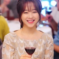 6. Park Bo YoungAktris lain yang juga banyak dipilih netizen dalam polling tahunan tersebut adalah Park Bo Young. Wanita yang dikenal dengan imej imut ini memberi kesan bahwa siapa pun yang bersamanya pada hari Natal adalah orang teruntung.Foto: Instagram parkbboyoung