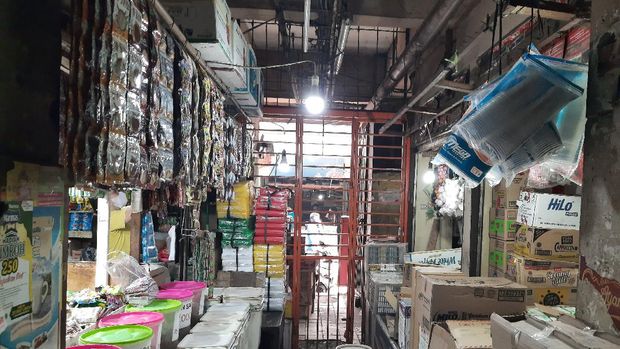 Pasar Perumnas Klender tetap buka meski banyak pedagang yang terpapar virus Corona
