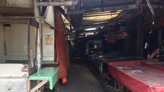 Pasar Rawasari atau Pasar Rawa Kerbau Jakpus ditutup sementara. (Foto: Tiara/detikcom)