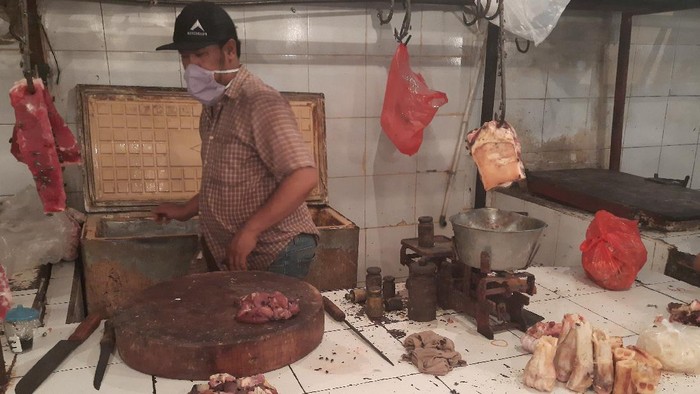 Pedagang di Pasar Perumnas Klender