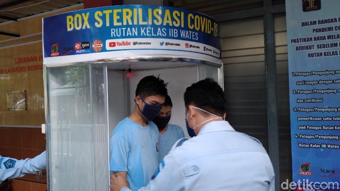 Pemindahan napi dari Polres Kulon Progo ke Rutan Wates, Kamis (11/6/2020).
