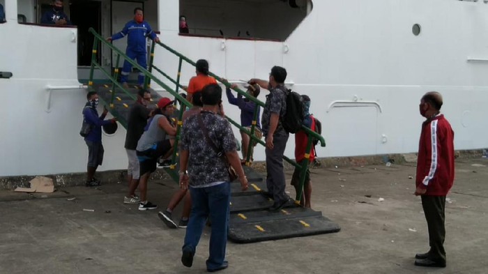 Penumpang kapal gagal berangkat karena hasil rapid test reaktif