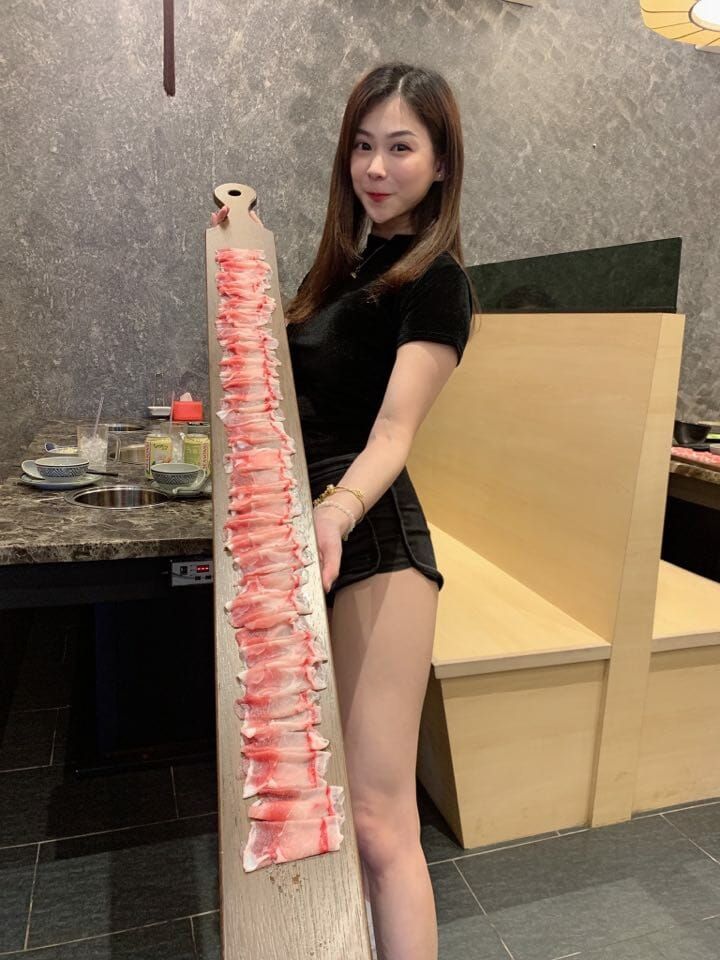 Restoran hot pot beri diskon untuk pelanggan bertubuh pendek