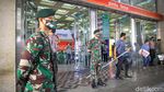Siap Dibuka, Blok A Pasar Tanah Abang Dijaga TNI-Polri