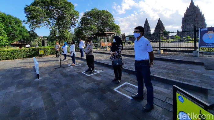 PT TWC Borobudur, Prambanan, dan Ratu Boko melakukan simulasi penerapan protokol kesehatan sebelum kembali dibuka. Simulasi itu akan dilakukan sebanyak 3 kali.