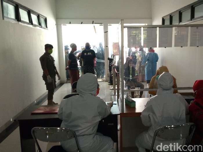 Swab Test Santri Cirebon