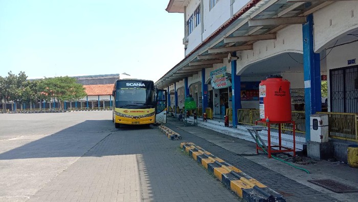 terminal bus kudus