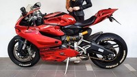 Tapi jangan salah, wanita ini berani melawan bengkel nakal lho. Foto: Instagram @vaunephan