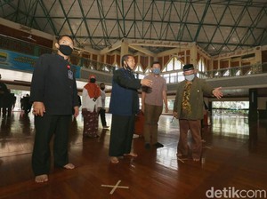 Wawali Bandung Cek Rumah Ibadah untuk Kesiapan New Normal