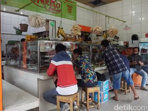 Kucing Jadi Santapan di China hingga Omzet Warmo Turun 90 Persen