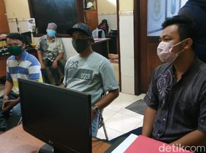 Setahun Corona Diwarnai Beragam Jemput Paksa Jenazah COVID-19 di Surabaya