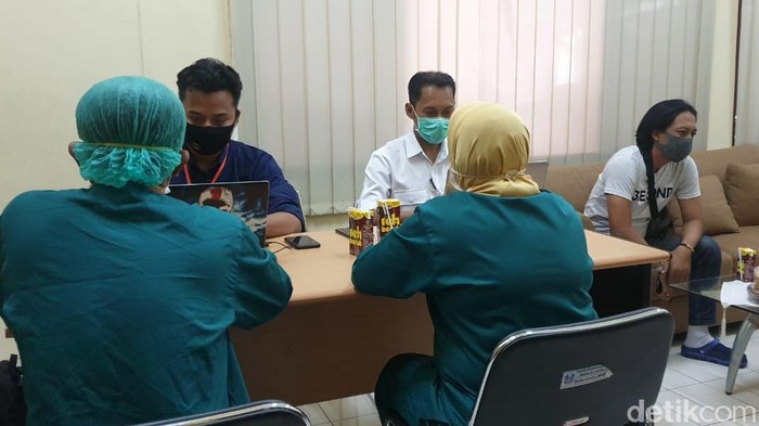 4 Anggota Keluarga Penjemput Paksa Jenazah Positif di RS Paru Jadi Tersangka