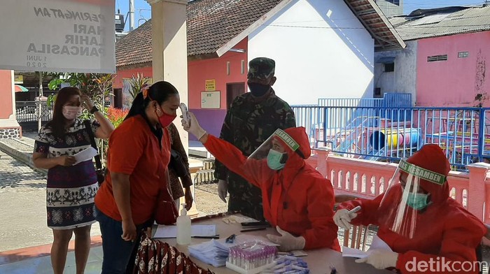 400 Pedagang Pasar Tradisional Dirapid Test, Hasilnya 15 Reaktif