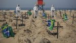 Aksi Gali Kuburan di Pantai Brasil