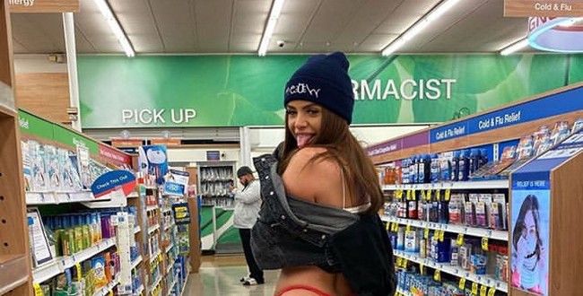 Allison Parker pernah bekerja sebagai pelayan restoran sebelum akhirnya ia membuat Instagram dan memanfaatkannya untuk menjadi model. Ia pun kini mendapat banyak uang dari foto-foto cantiknya yang diunggah di media sosial. Foto: Instagram