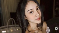 Penampilan seksi Anya Geraldine berhasil membuat kekasihnya cemburu. Foto tersebut pun meraup 531 ribu likes. Dok. Instagram/anyageraldine