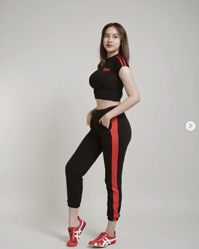 Anya Geraldine Anya Geraldine