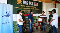 CEO Asuransi Astra Rudy Chen mengatakan, bantuan sembako ini berharap dapat meringankan beban anggota masyarakat yang terdampak pandemi COVID-19.