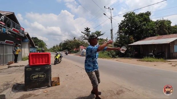 Atraksi Penjual Makanan Vrial
