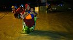 Korban Banjir Gorontalo Dievakuasi
