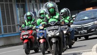 Mulai minggu ini, GoRide melakukan uji coba penggunaan sekat pelindung untuk para drivernya. Sekat ini berfungsi meminimalisasi penyebaran virus melalui droplet.