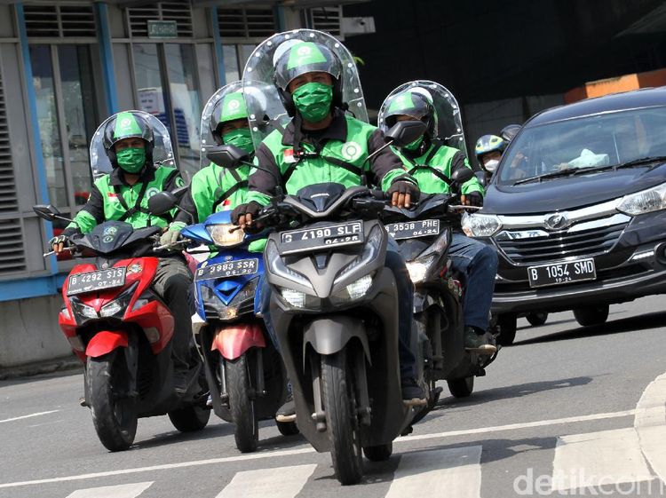 Begini Sekat Pelindung untuk Ojol