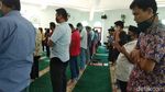 Begini Suasana Salat Jumat dari Magelang Hingga Solo