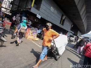 150 Pasar di DKI Dibuka Senin, Riza Patria Ingatkan Potensi Penularan Covid-19