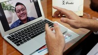 Layanan telekonsultasi ini berlaku di cabang Prodia yang berizin klinik, dan tersedia bagi pelanggan awam yang akan dilayani oleh dokter di klinik Prodia mulai tanggal 22 Mei 2020. Foto: dok. Prodia