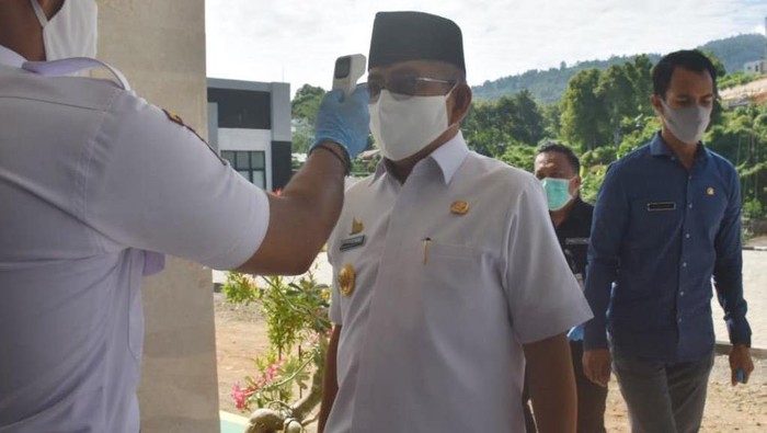 Gubernur Sulbar Ali Baal Masdar