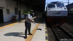 KAI Kembali Operasikan Kereta Jarak Jauh Reguler