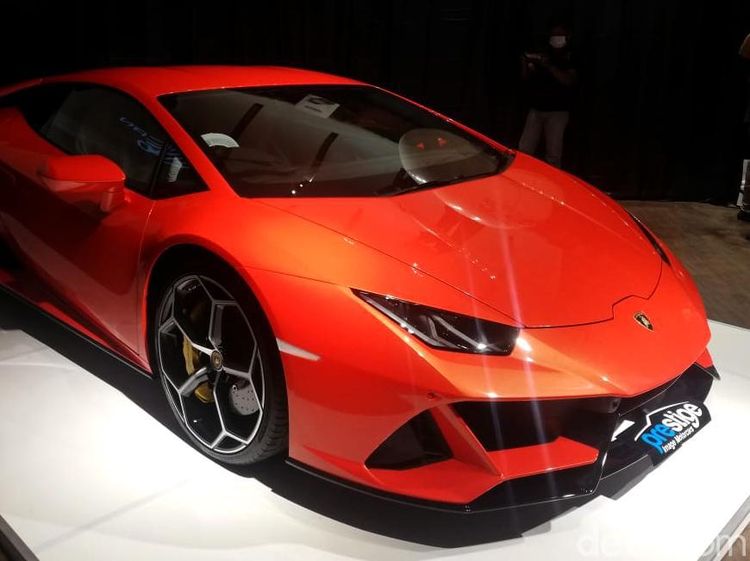 Lamborghini Huracan Evo AWD Gahar Banget