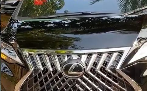 Lexus LM Hotman Paris