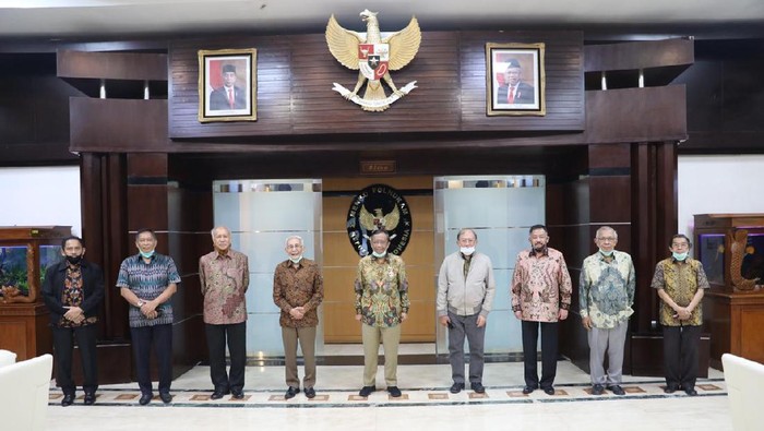 Sejumlah Purn TNI menemui Menko Polhukam Mahfud Md di kantor Kemenko Polhukam, Jakarta, Jumat (12/6/2020).