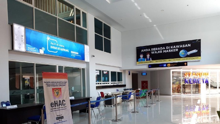 Berbagai persiapan dilakukan Bandara Adi Soemarmo, Boyolali untuk penerapan New Normal dalam pelayanan penerbangan di masa pandemi Corona.