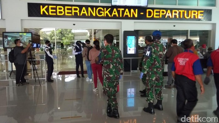 Berbagai persiapan dilakukan Bandara Adi Soemarmo, Boyolali untuk penerapan New Normal dalam pelayanan penerbangan di masa pandemi Corona.