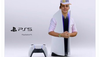 Ada yang tertarik membuat baju ala PS5 semacam ini? Foto: Twitter