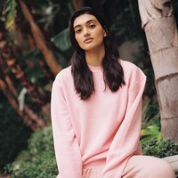 Saat Neelam Gill, model berdarah Inggris-India dikabarkan dekat dengan Zayn Malik, ia di-bully dan mendapat hujatan bernada rasisme. Model 25 tahun ini bahkan disebut mirip pengungsi. Foto: Instagram