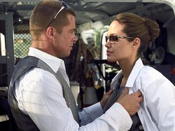 Kru Mr & Mrs Smith Tewas Ditikam, Diduga Pelaku Suami Sendiri