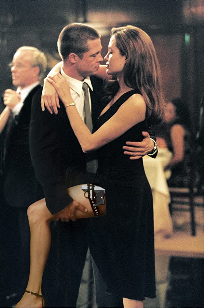 Brad Pitt dan Angelina Jolie di 'Mr & Mrs Smith'.